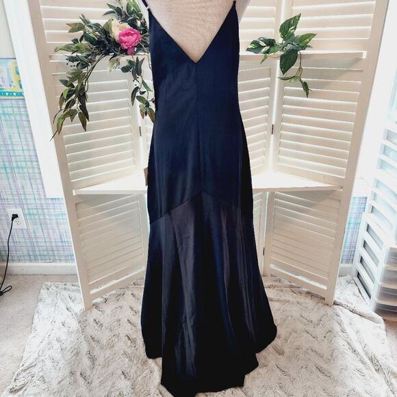 LULU'S NEW BLACK SILK LIKE DRESS (POLYESTER) V NECK SIZE MED - Picture 8 of 13